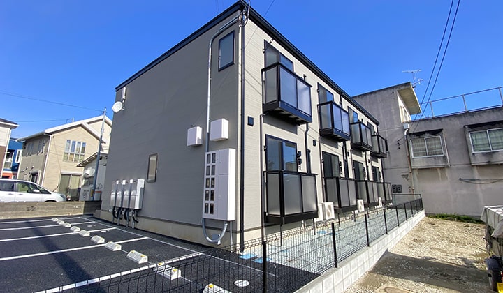新築アパートの外観