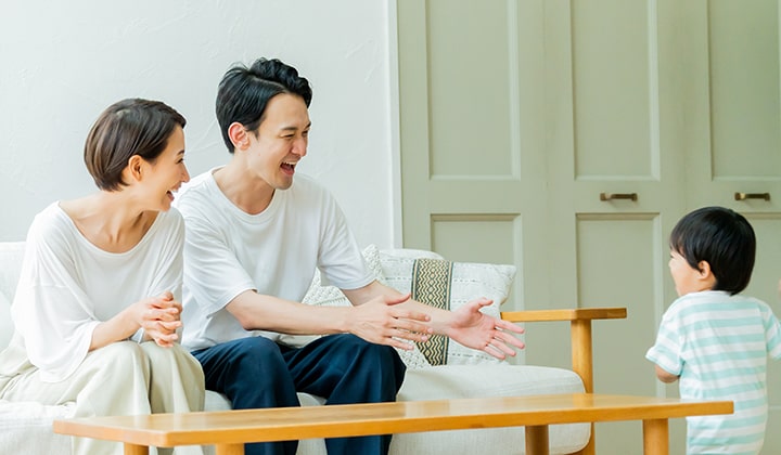 新築ホームの内観（家族）