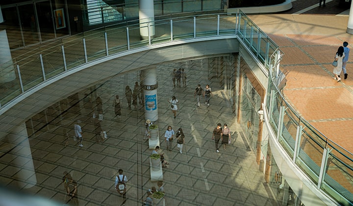 おしゃれな建物の外観